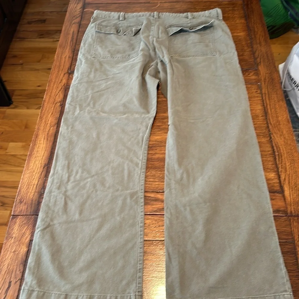 Banana Republic Olive green  wide leg Chino pants size 38×32